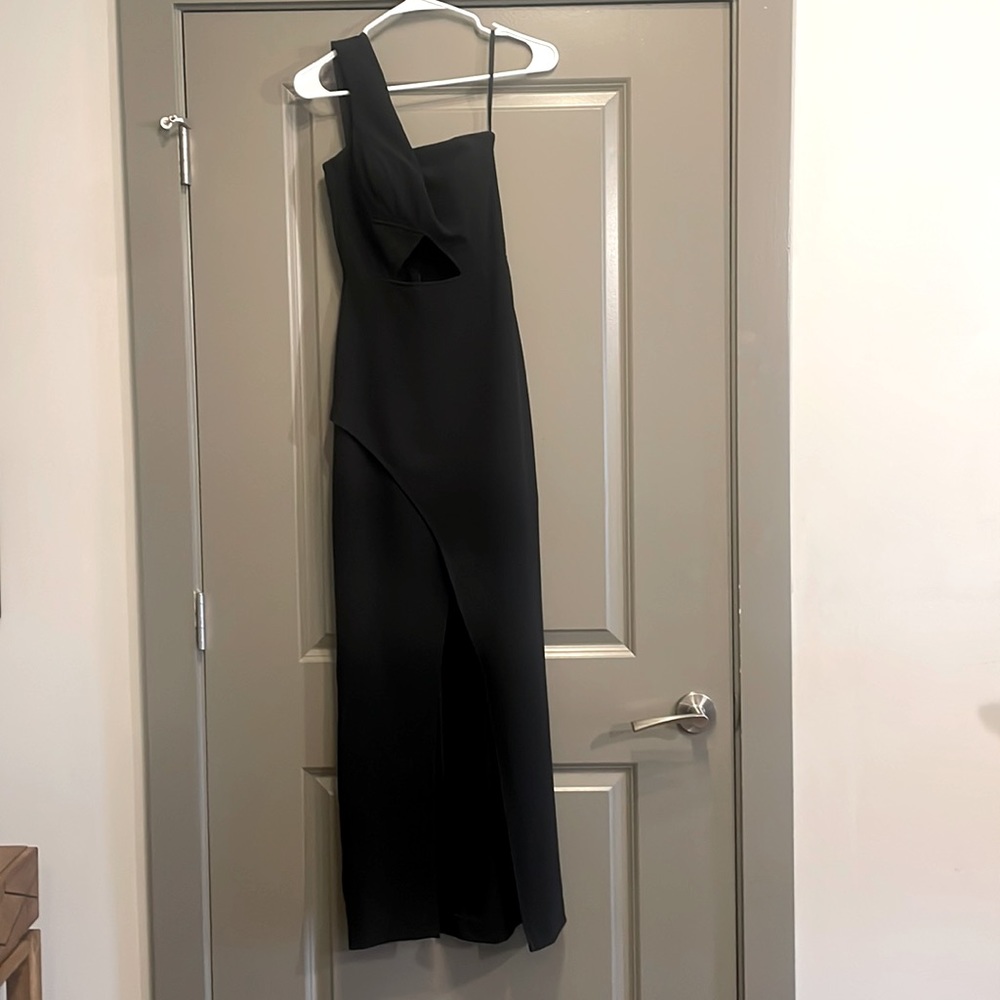 BCBG 00 black one shoulder gown with cut out and slit. Worn once!